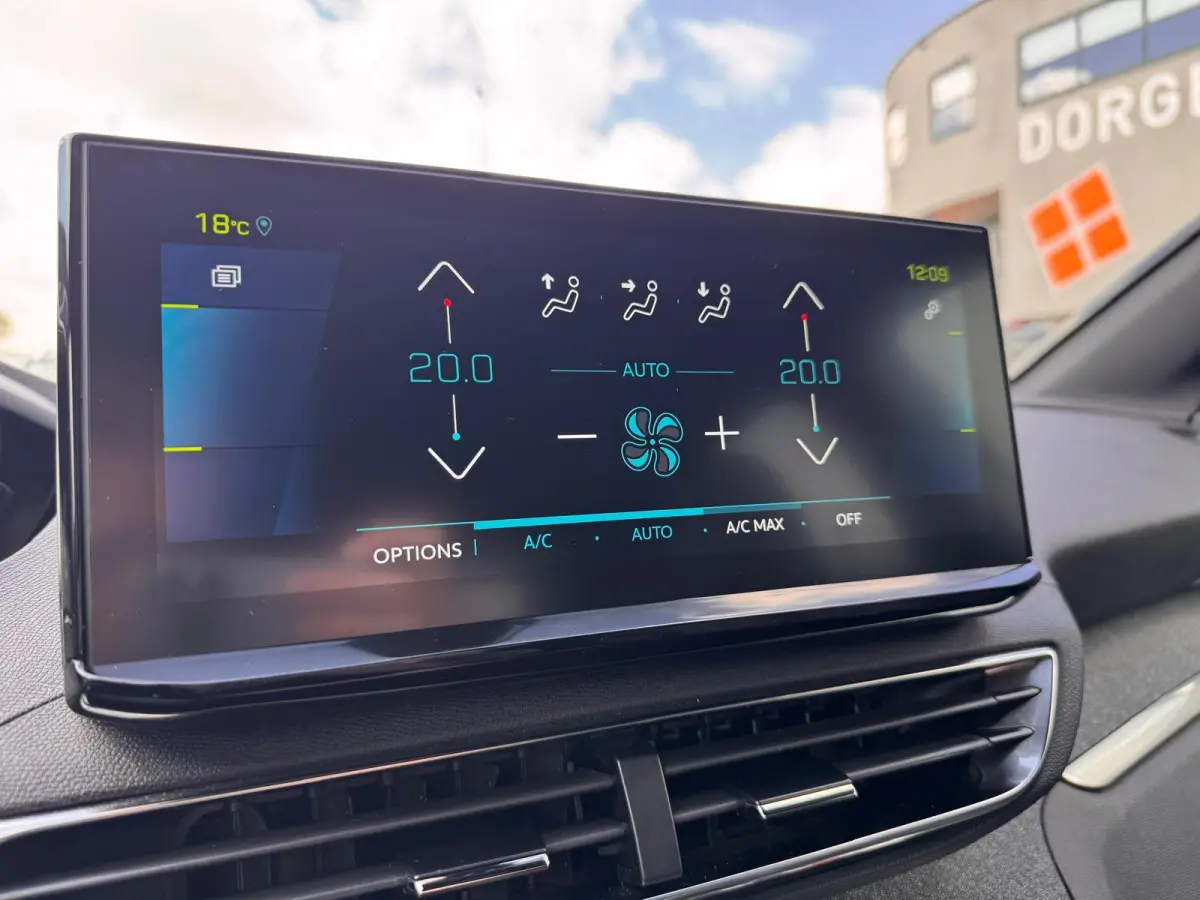 1.6 HYbrid 225PK Allure Pack Business | Camera | Navigatie | Apple Carplay / Android Auto | Cruise Control |