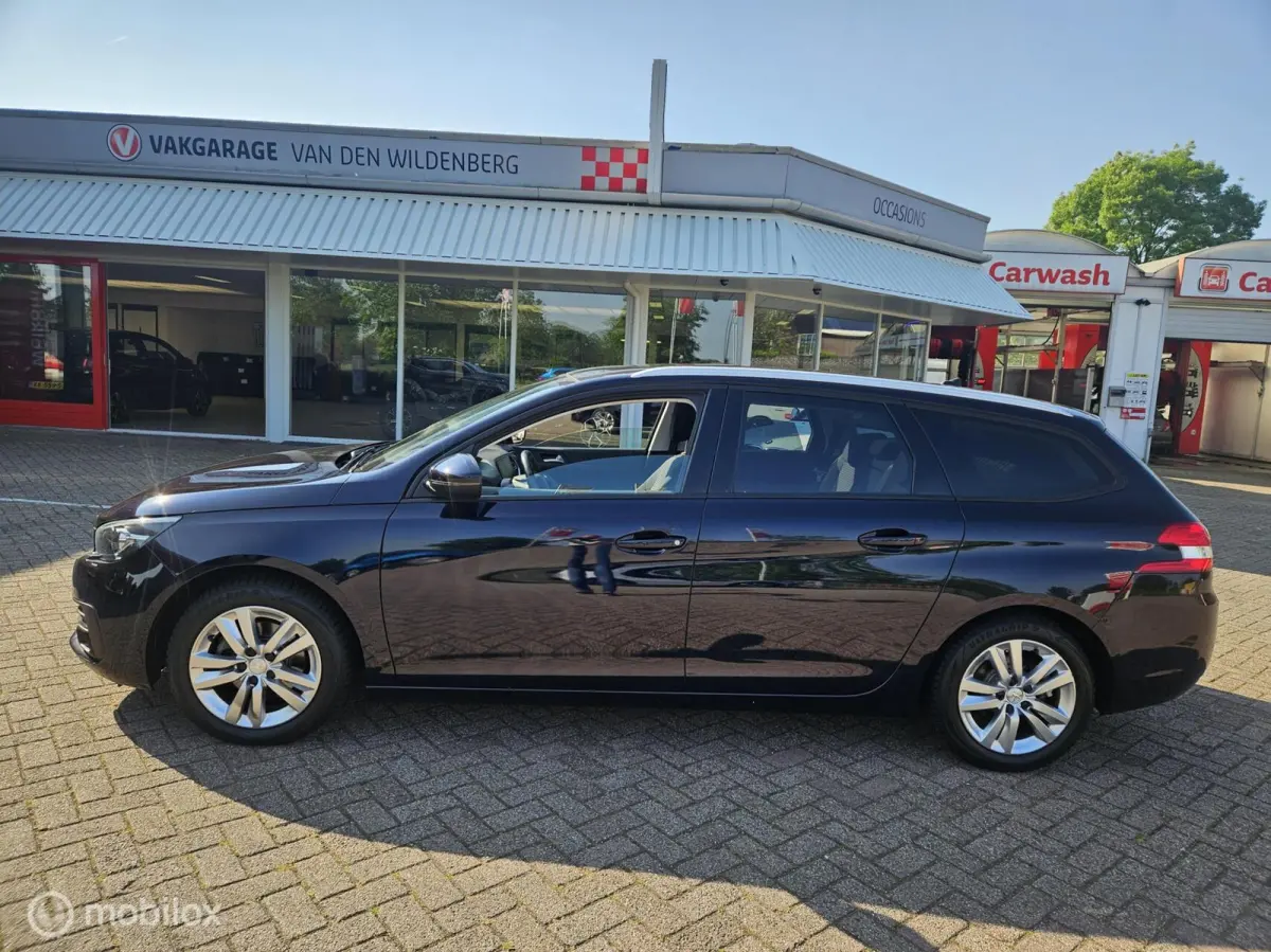1.2 PureTech Blue Lease Premium