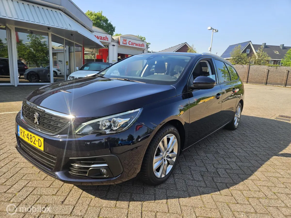 1.2 PureTech Blue Lease Premium