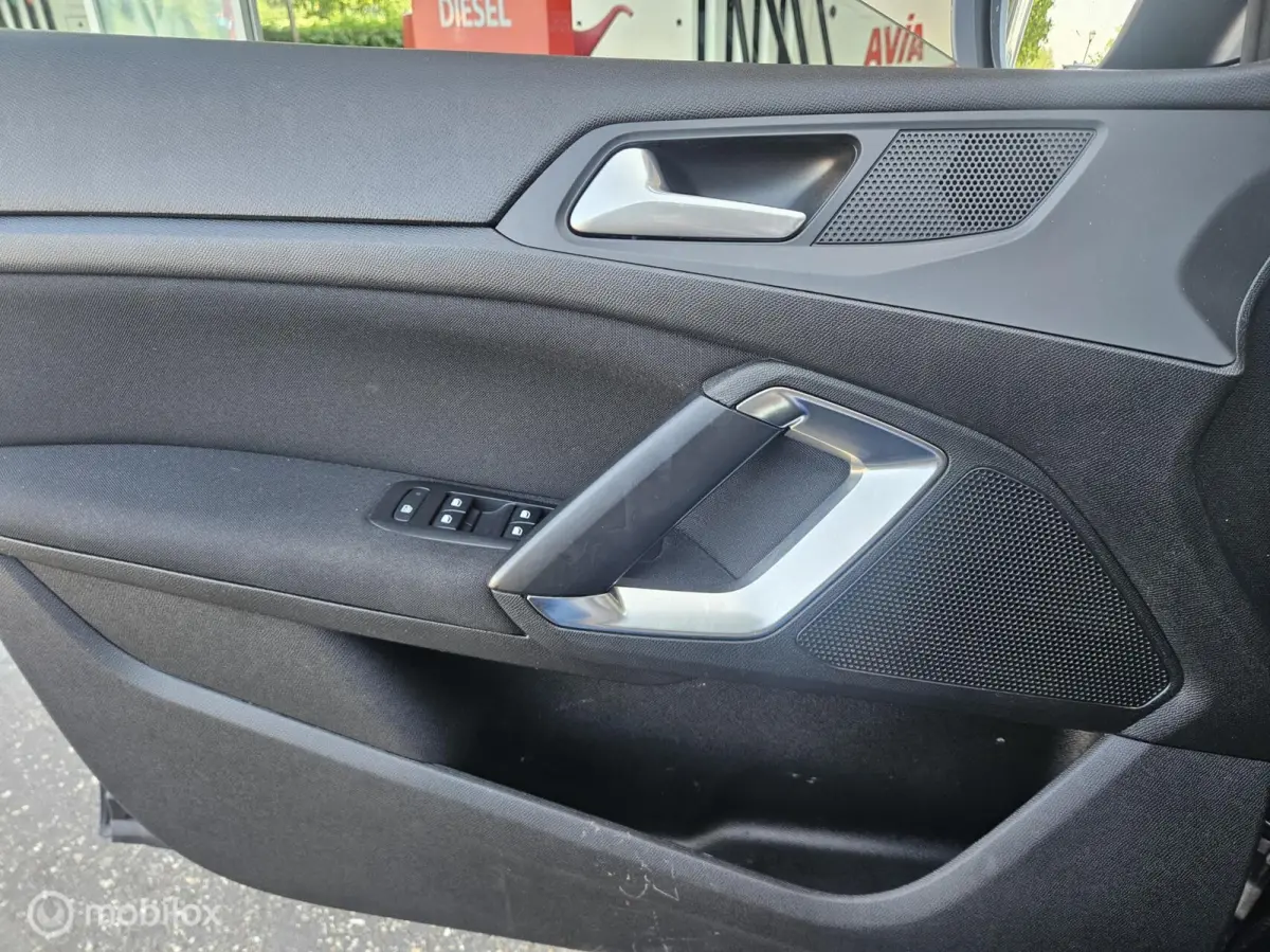 1.2 PureTech Blue Lease Premium
