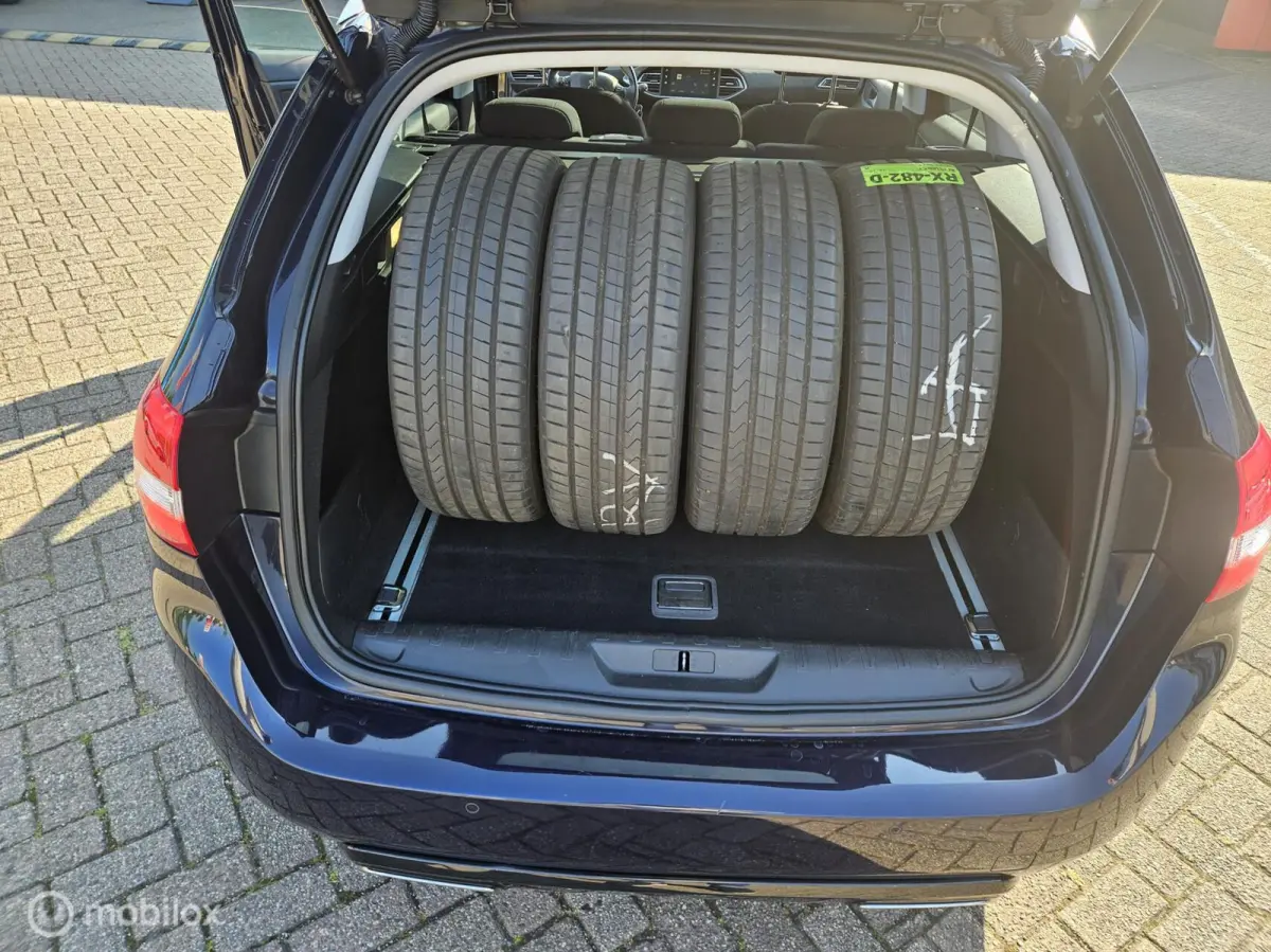 1.2 PureTech Blue Lease Premium
