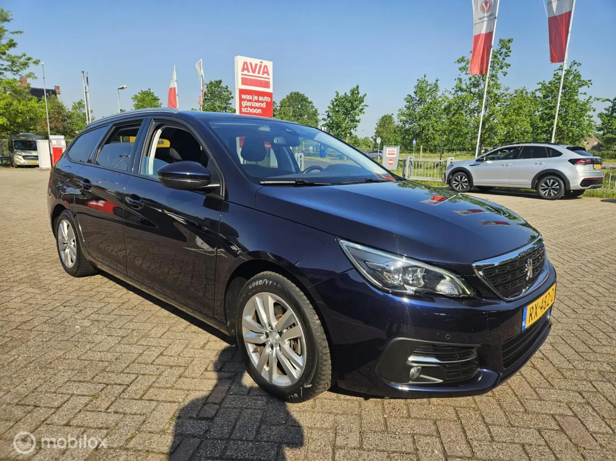 1.2 PureTech Blue Lease Premium
