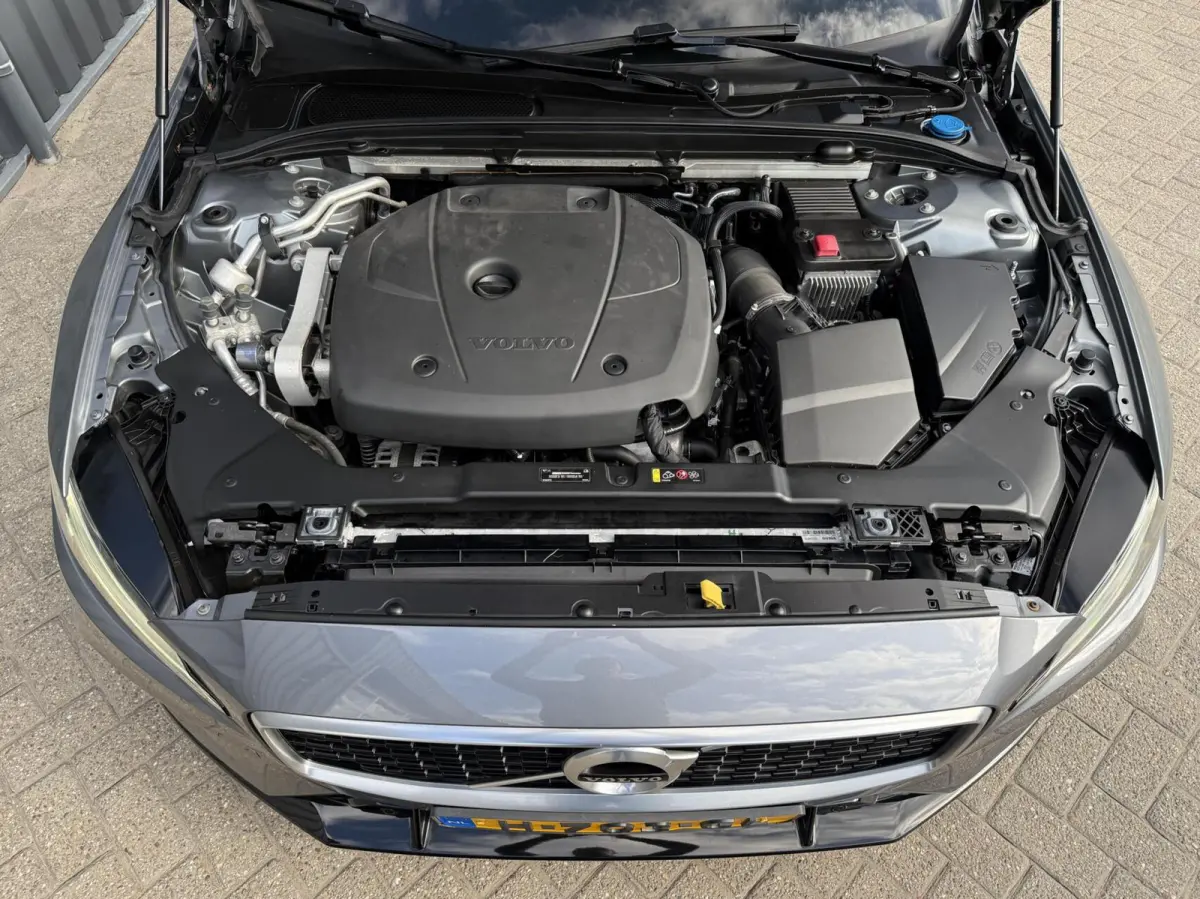 2.0 T4 R-Design|Polestar engineerd|LED|TREKHAAK