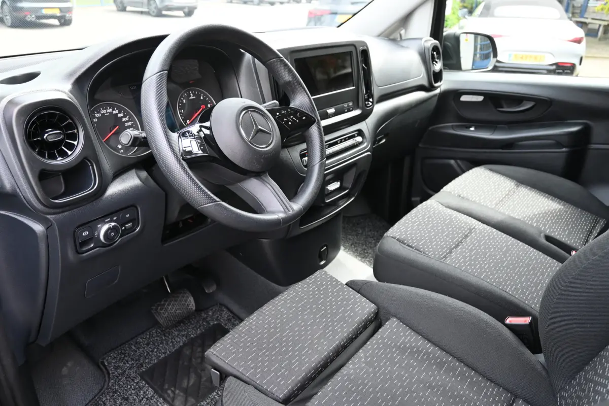 116 CDI DC L3 Pro LED, 2500 kg trekhaak, Navigatie en Smartphone integratie, Etc.
