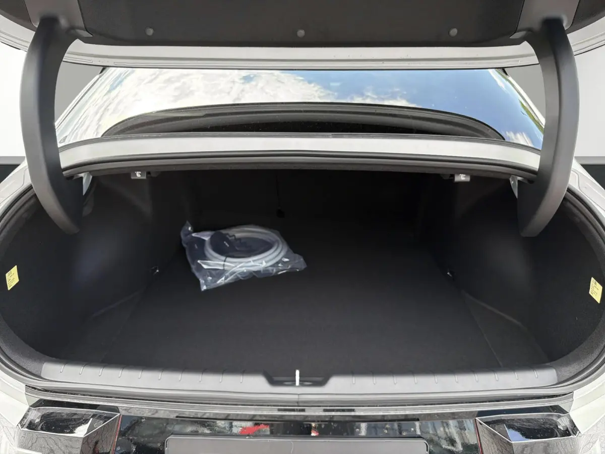 GT-Line Business Edition 81.4 kWh | Stoel- en stuurwielverwarming | Adaptieve Cruisecontrol | Privacy glass | Achteruitrijcamera | Elektrisch verstelbare voorstoelen |