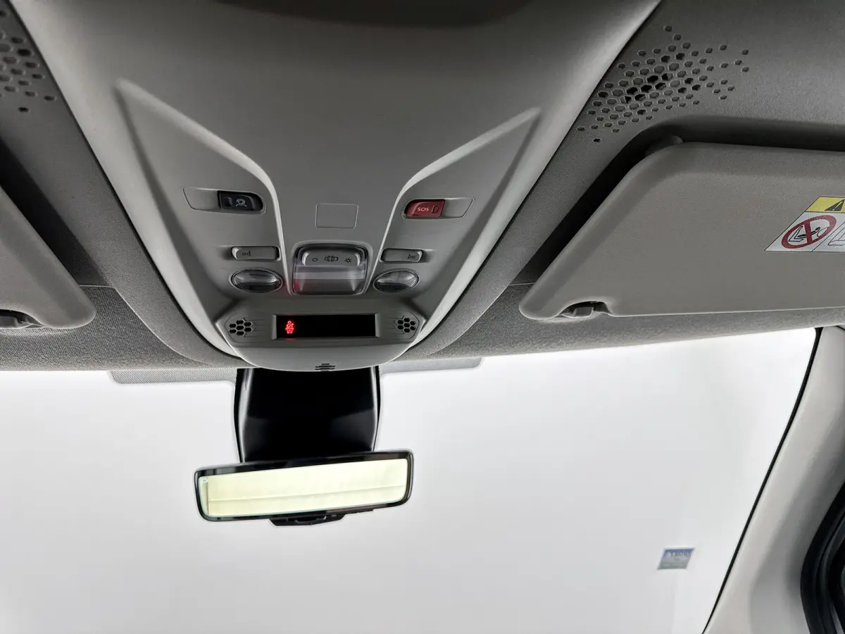 1.5D L1H1 Edition 130pk Navigatie Camera systeem Carplay Cruise control