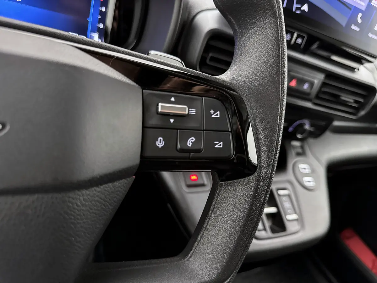1.5D L1H1 Edition 130pk Navigatie Camera systeem Carplay Cruise control