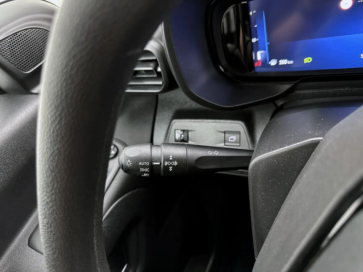 1.5D L1H1 Edition 130pk Navigatie Camera systeem Carplay Cruise control