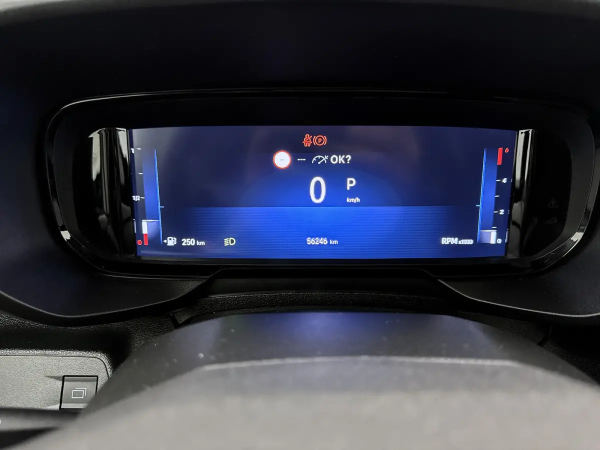 1.5D L1H1 Edition 130pk Navigatie Camera systeem Carplay Cruise control