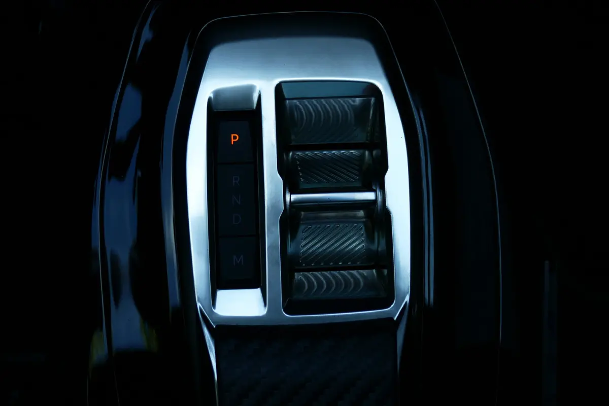 HYBRID 136PK GT AUTOMAAT / NAVI / CLIMA / PDC / 17" LMV / CAMERA V+A / PANO.DAK / FULL-LED / KEYLESS / BLUETOOTH / ADAPT. CRUISECONTROL / 1E EIGENAAR / SCHITTERENDE STAAT !!