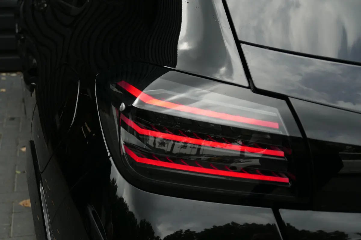 HYBRID 136PK GT AUTOMAAT / NAVI / CLIMA / PDC / 17" LMV / CAMERA V+A / PANO.DAK / FULL-LED / KEYLESS / BLUETOOTH / ADAPT. CRUISECONTROL / 1E EIGENAAR / SCHITTERENDE STAAT !!
