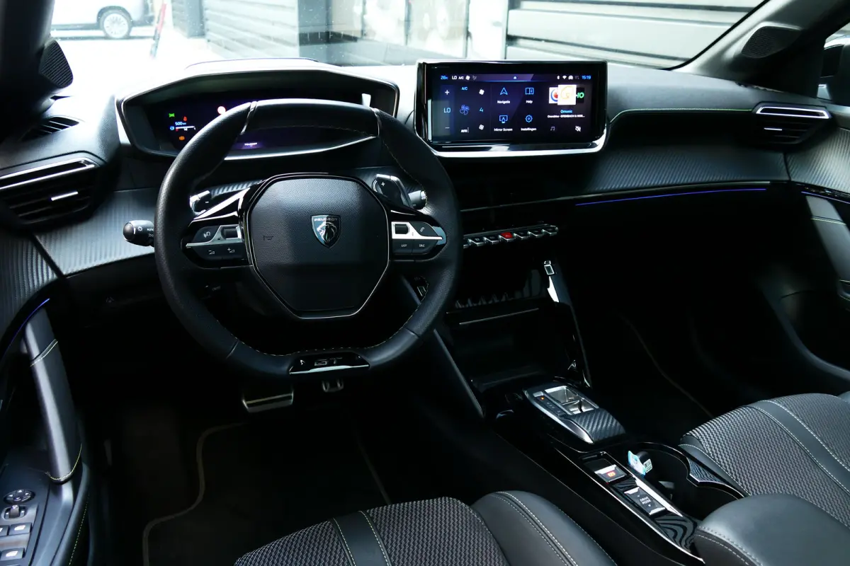 HYBRID 136PK GT AUTOMAAT / NAVI / CLIMA / PDC / 17" LMV / CAMERA V+A / PANO.DAK / FULL-LED / KEYLESS / BLUETOOTH / ADAPT. CRUISECONTROL / 1E EIGENAAR / SCHITTERENDE STAAT !!