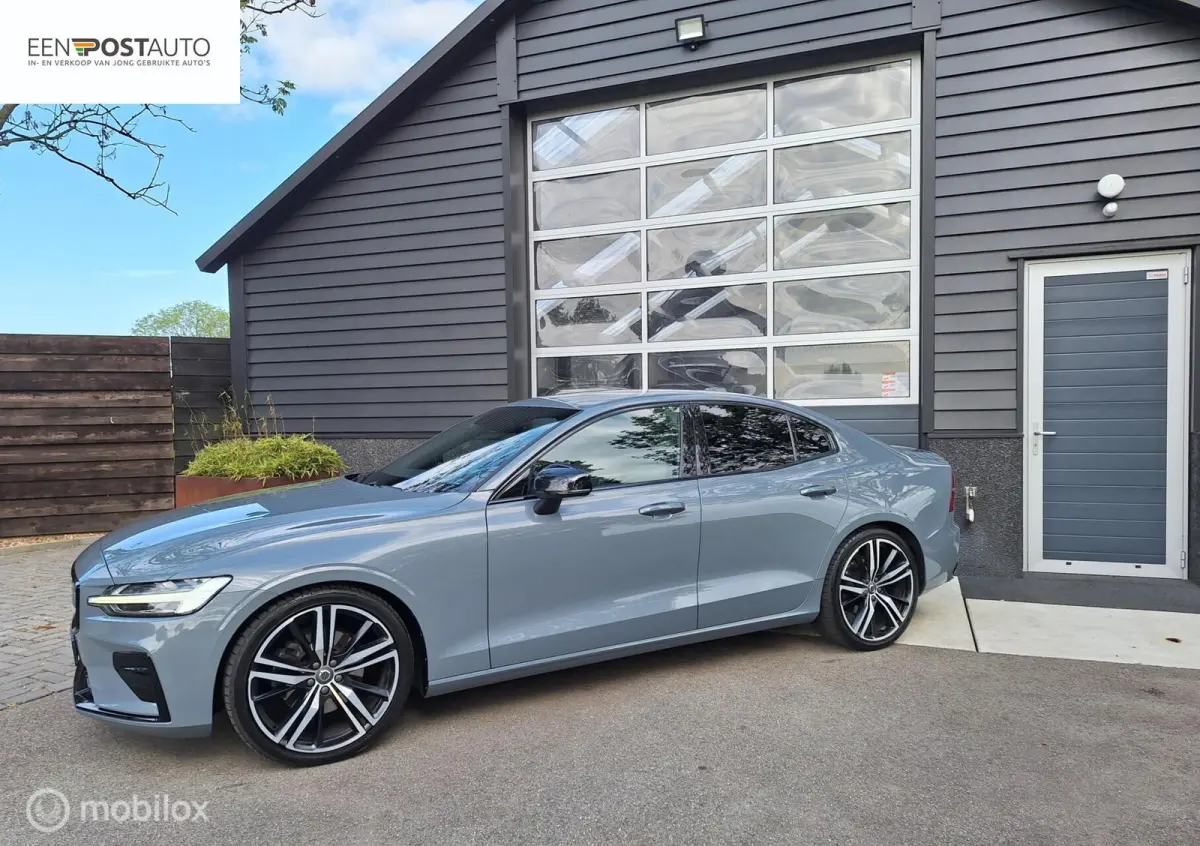 2.0 B3 R-Design NL-Auto ! 1e Eigenaar ! BTW-Auto ! Full-Option ! Thunder Grey Met.