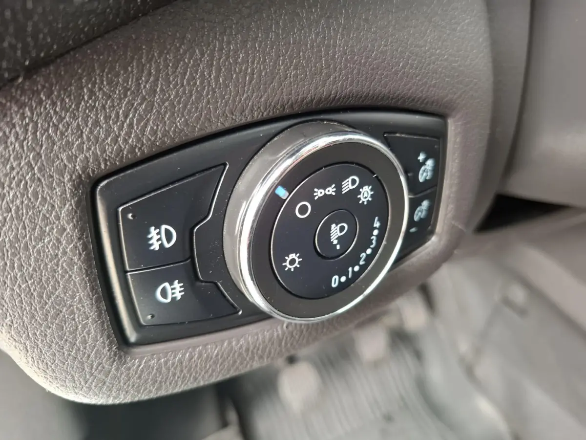 1.5 TDCi 75kW (T210) LWB Ambiente AIRCO / CRUISE CONTROLE / EURO 6 / PERFECT ONDERDHOUDEN