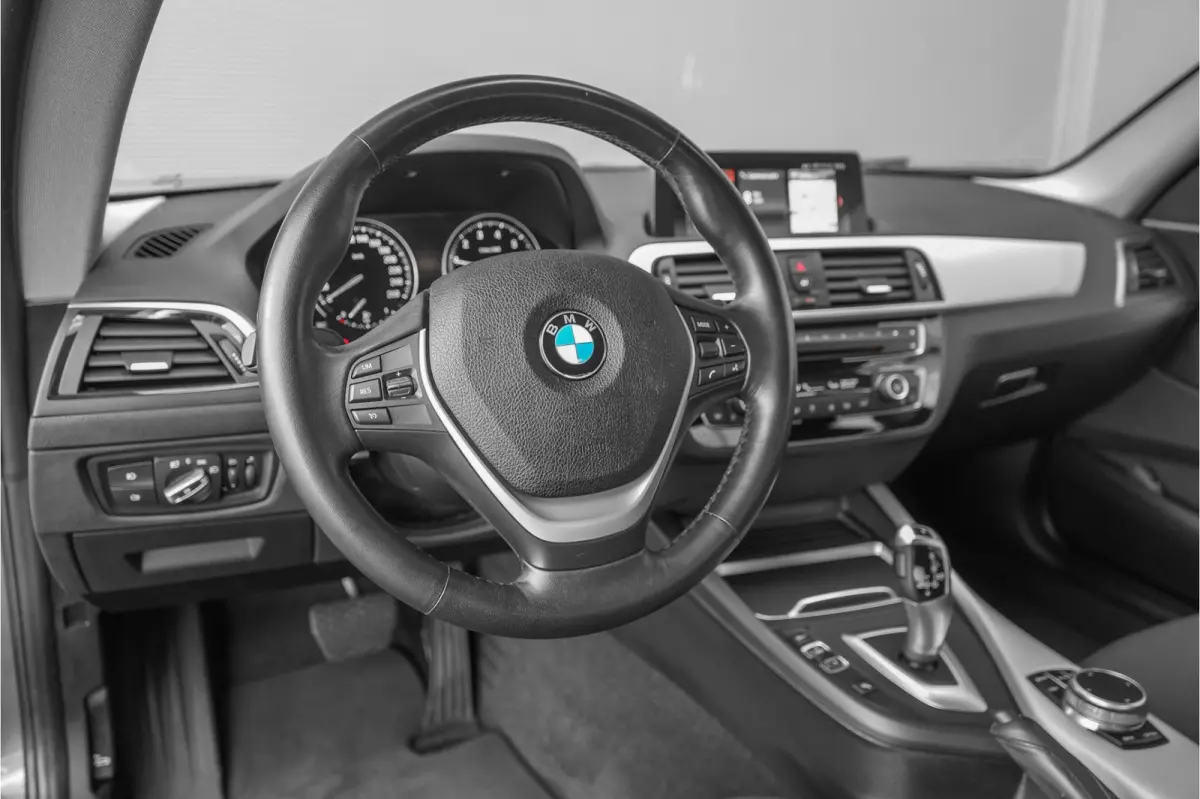 218i Executive Edition Camera Parkeerhulp 18"