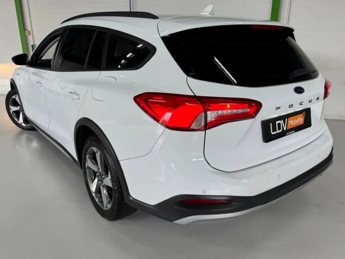 ACTIVE / AppleCarplay / Cruise / Stoelverwarming / Stuurverwarming / PDC / Boekjes en historie aanwezig.