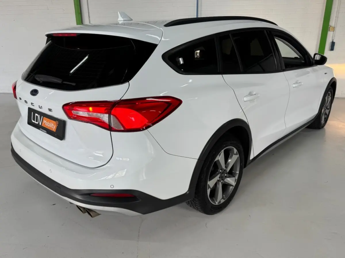 ACTIVE / AppleCarplay / Cruise / Stoelverwarming / Stuurverwarming / PDC / Boekjes en historie aanwezig.