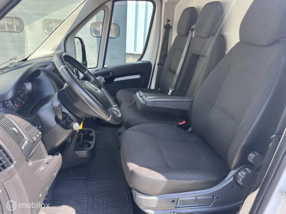 bestel 2.2D 165 Lang Hoog 3.5t 3 Zitplaatsen Trekhaak Navi Airco