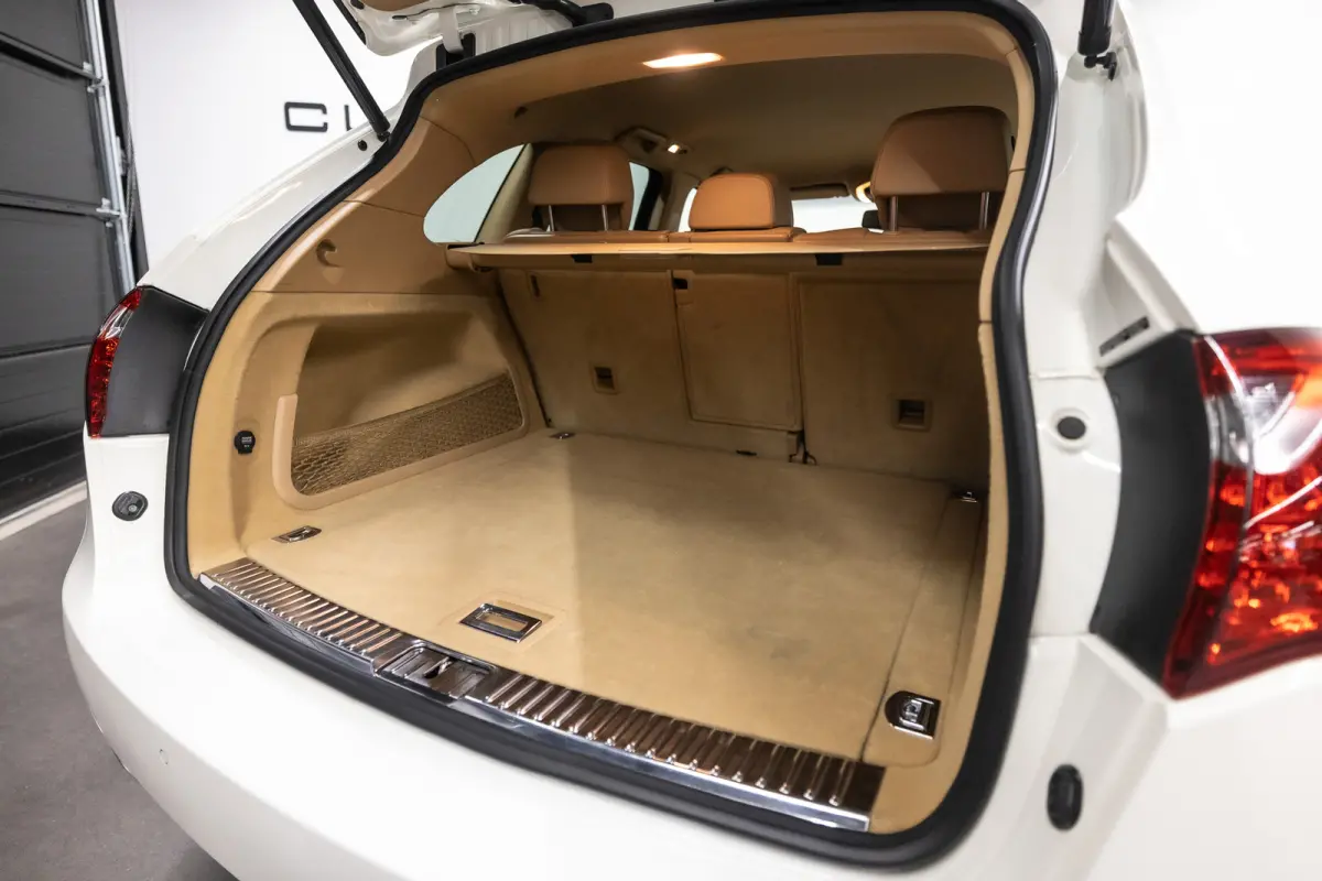 3.0 S Hybrid Btw auto, Fiscale waarde € 8.000,- (€ 28.884,30 Ex B.T.W) DEALER AUTO Dealer auto