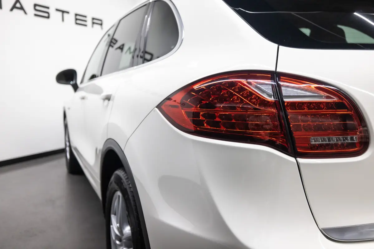 3.0 S Hybrid Btw auto, Fiscale waarde € 8.000,- (€ 28.884,30 Ex B.T.W) DEALER AUTO Dealer auto