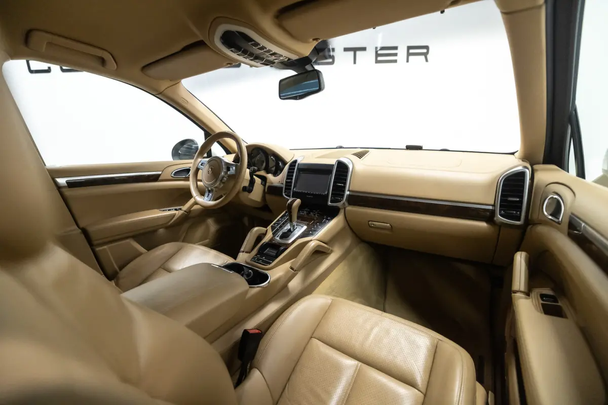 3.0 S Hybrid Btw auto, Fiscale waarde € 8.000,- (€ 28.884,30 Ex B.T.W) DEALER AUTO Dealer auto