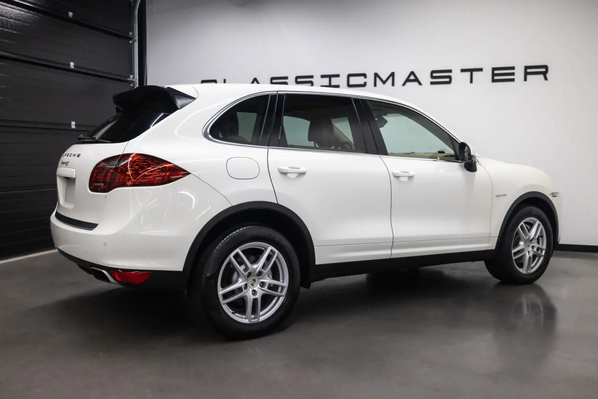 3.0 S Hybrid Btw auto, Fiscale waarde € 8.000,- (€ 28.884,30 Ex B.T.W) DEALER AUTO Dealer auto