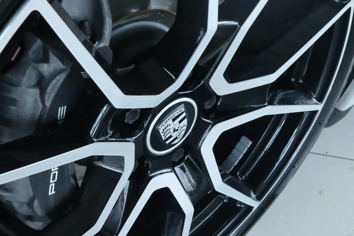 93 kWh ''OP AFSPRAAK'' | Performance Plus | SoH 90% | Adapt. Cruise | Luchtvering | Panoramadak | Stoelverwarming | Camera | Keyless | Memory | Carplay |