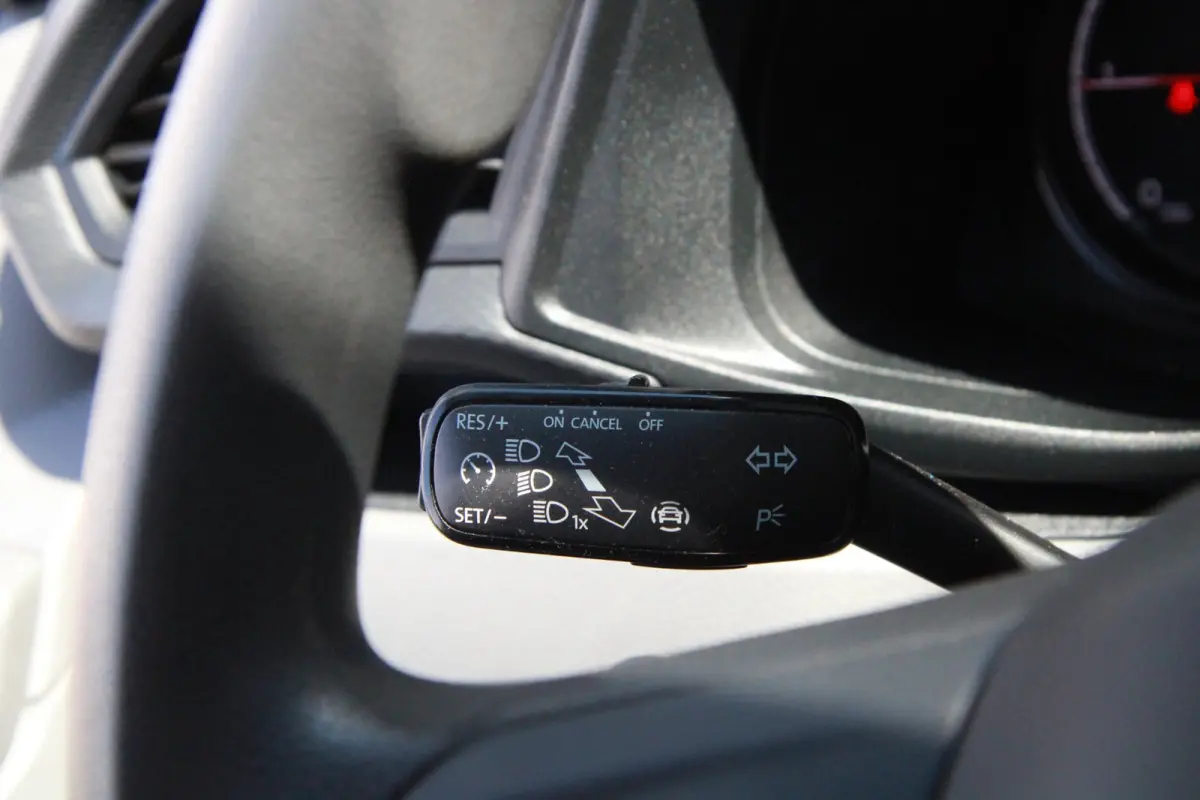 2.0 TDI L2H1 Trendline / App connect / Cruise / Verwarmde voorruit
