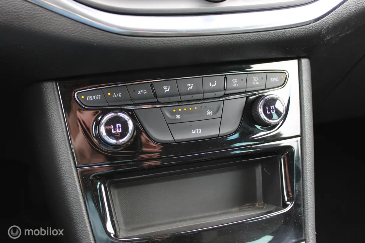 1.2 Design & Tech, Camera, Voor + achter Pdc, App connect, Clima, Dode hoek Detectie, Navi, Cruise, Comfort stoelen, 16 inch Lmv.