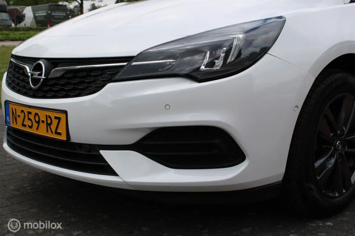 1.2 Design & Tech, Camera, Voor + achter Pdc, App connect, Clima, Dode hoek Detectie, Navi, Cruise, Comfort stoelen, 16 inch Lmv.