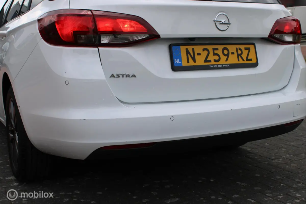 1.2 Design & Tech, Camera, Voor + achter Pdc, App connect, Clima, Dode hoek Detectie, Navi, Cruise, Comfort stoelen, 16 inch Lmv.