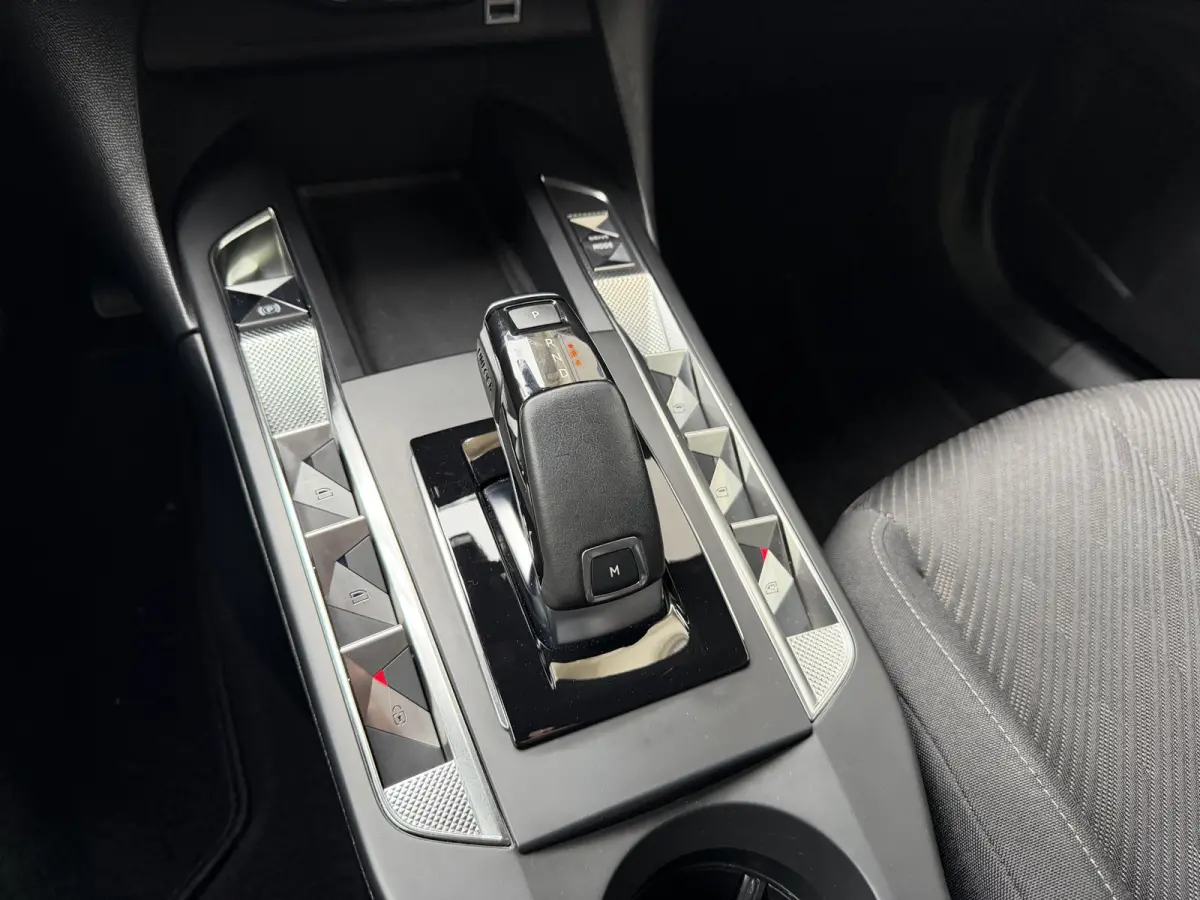 1.2 PureTech Carplay Automaat Onderhoudsboekje