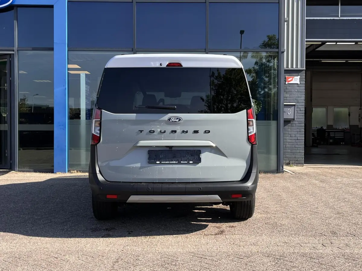 Active 125PK Winterpack Adaptieve Cruise Camera Navi Parkeersensoren Blind-Spot 17'' Velgen Privacy Glass *Compleet*