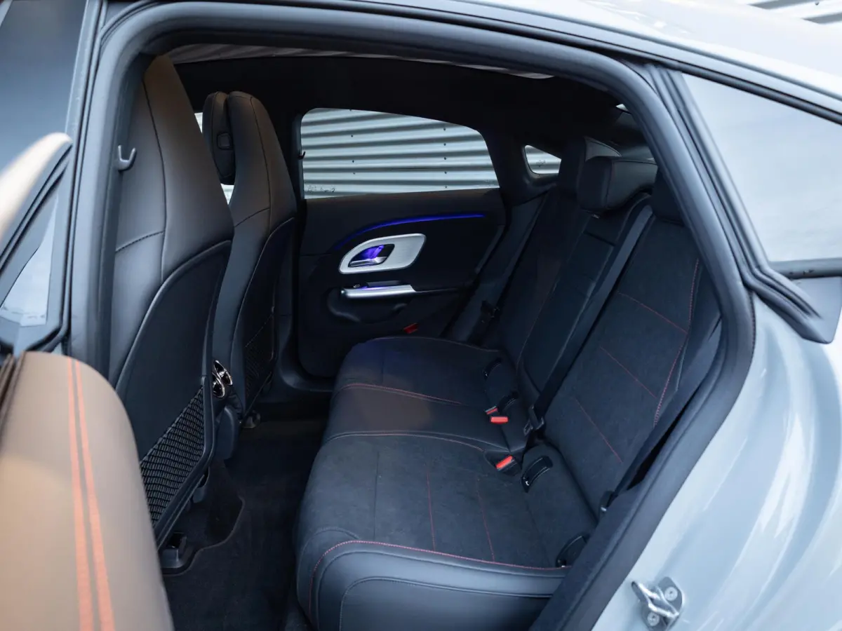 Limousine 250+ Launch Edition 85.5 kWh