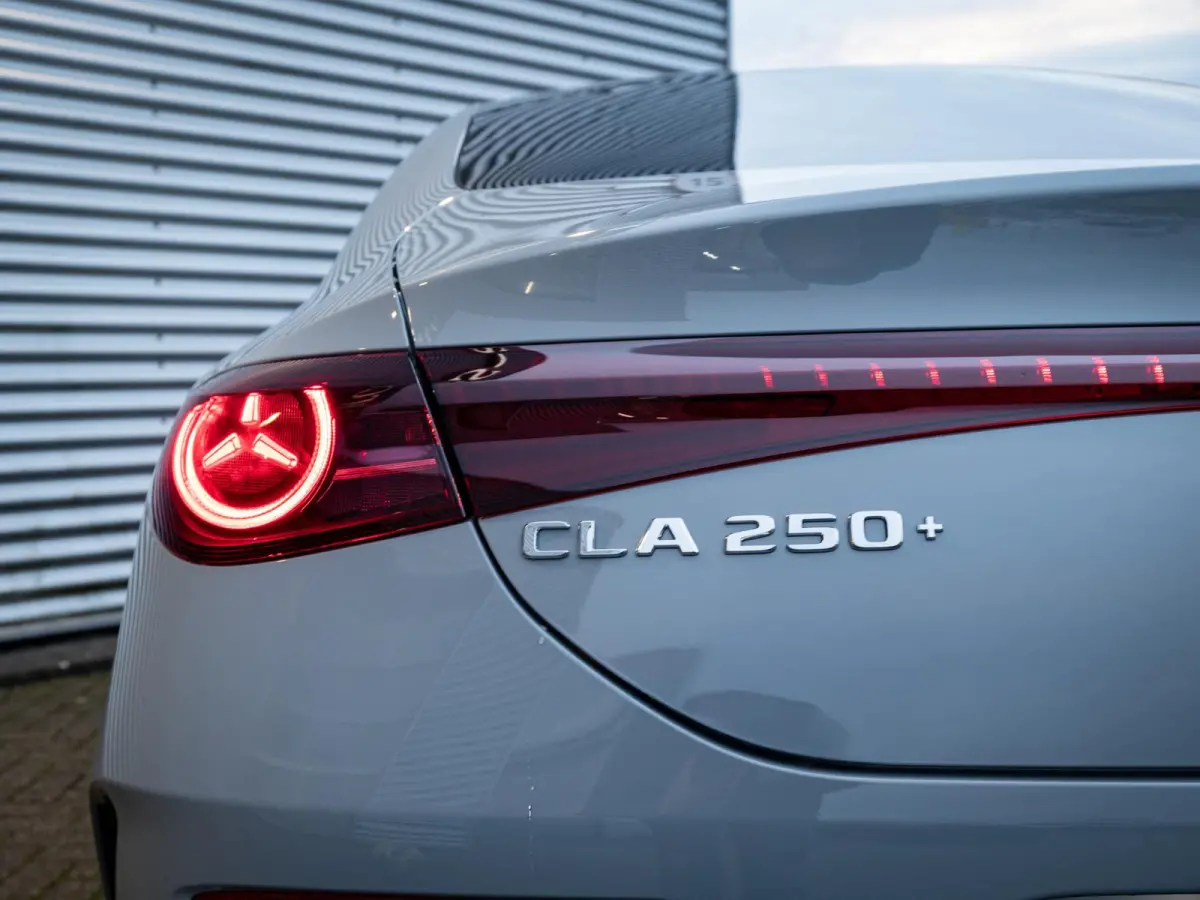 Limousine 250+ Launch Edition 85.5 kWh