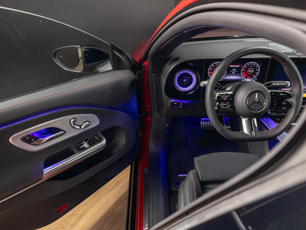 Limousine 250+ Launch Edition