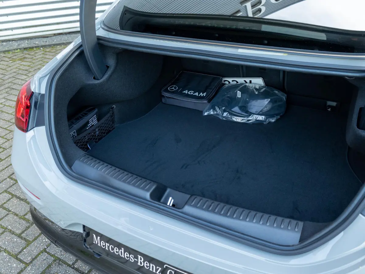 Limousine 250+ Launch Edition 85.5 kWh