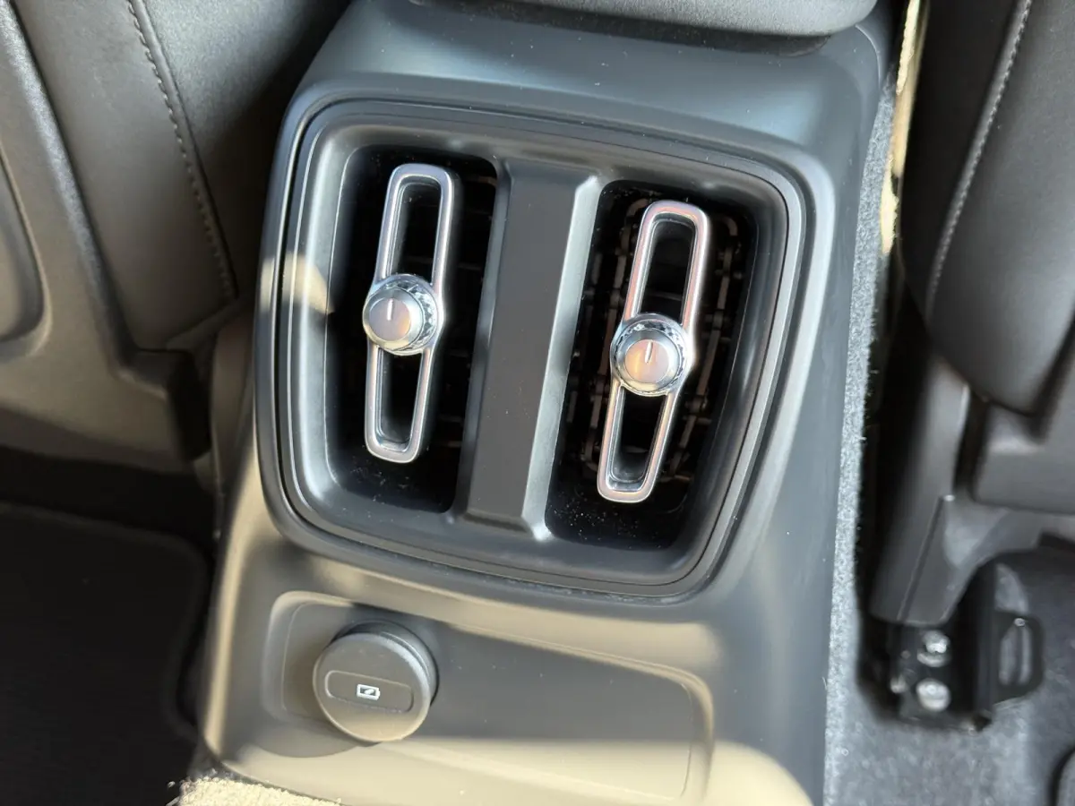 T4 Plug-in hybrid Plus Dark | Trekhaak | H&K Audio | BLIS |  Elektr. stoel
