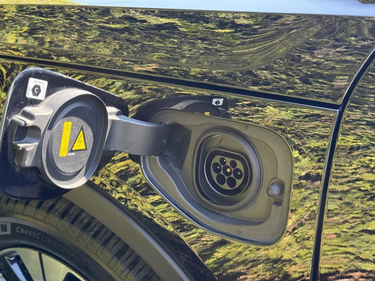 T4 Plug-in hybrid Plus Dark | Trekhaak | H&K Audio | BLIS |  Elektr. stoel