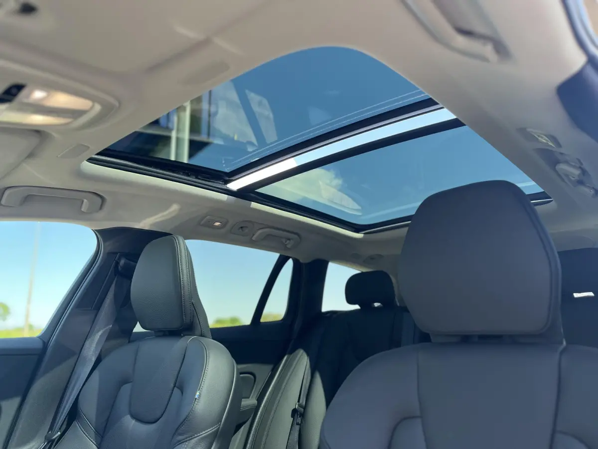T6 Plug-in hybrid AWD Ultra Dark | Panoramadak | 360 Graden Camera | Demonstratie Auto | Climate Pack |