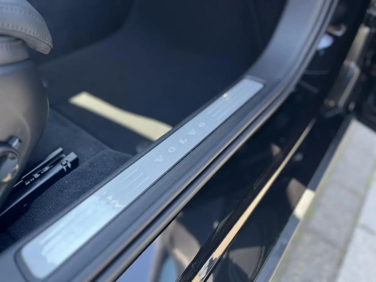 T6 Plug-in hybrid AWD Ultra Dark | Panoramadak | 360 Graden Camera | Demonstratie Auto | Climate Pack |