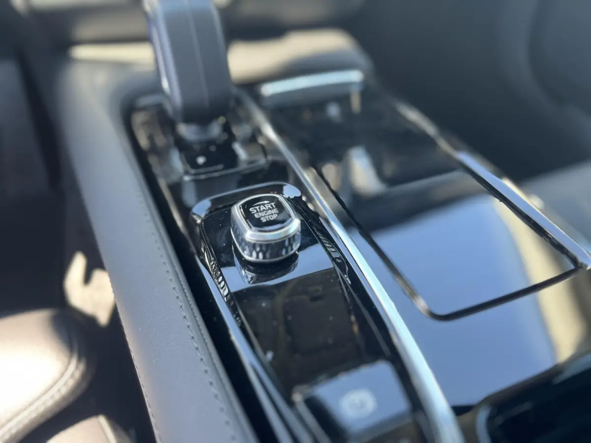 T6 Plug-in hybrid AWD Ultra Dark | Panoramadak | 360 Graden Camera | Demonstratie Auto | Climate Pack |