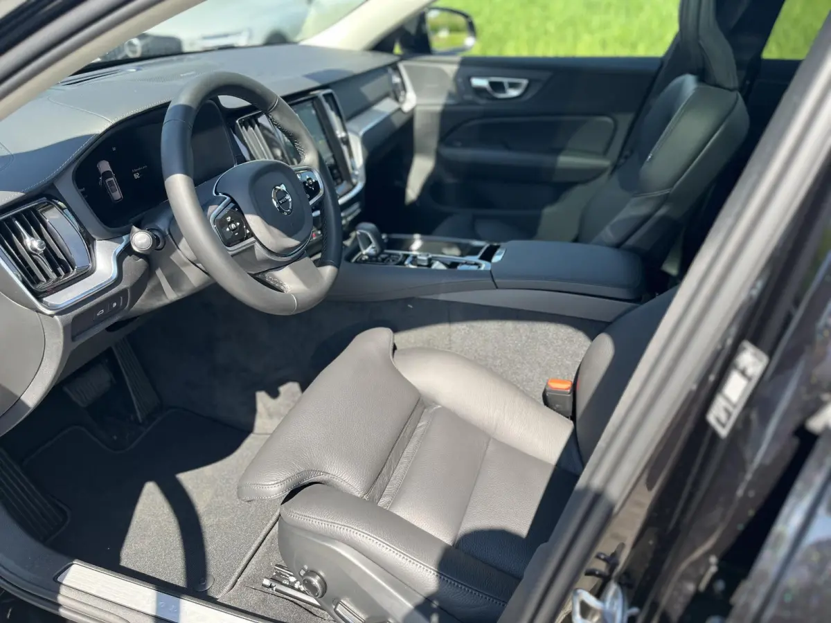 T6 Plug-in hybrid AWD Ultra Dark | Panoramadak | 360 Graden Camera | Demonstratie Auto | Climate Pack |