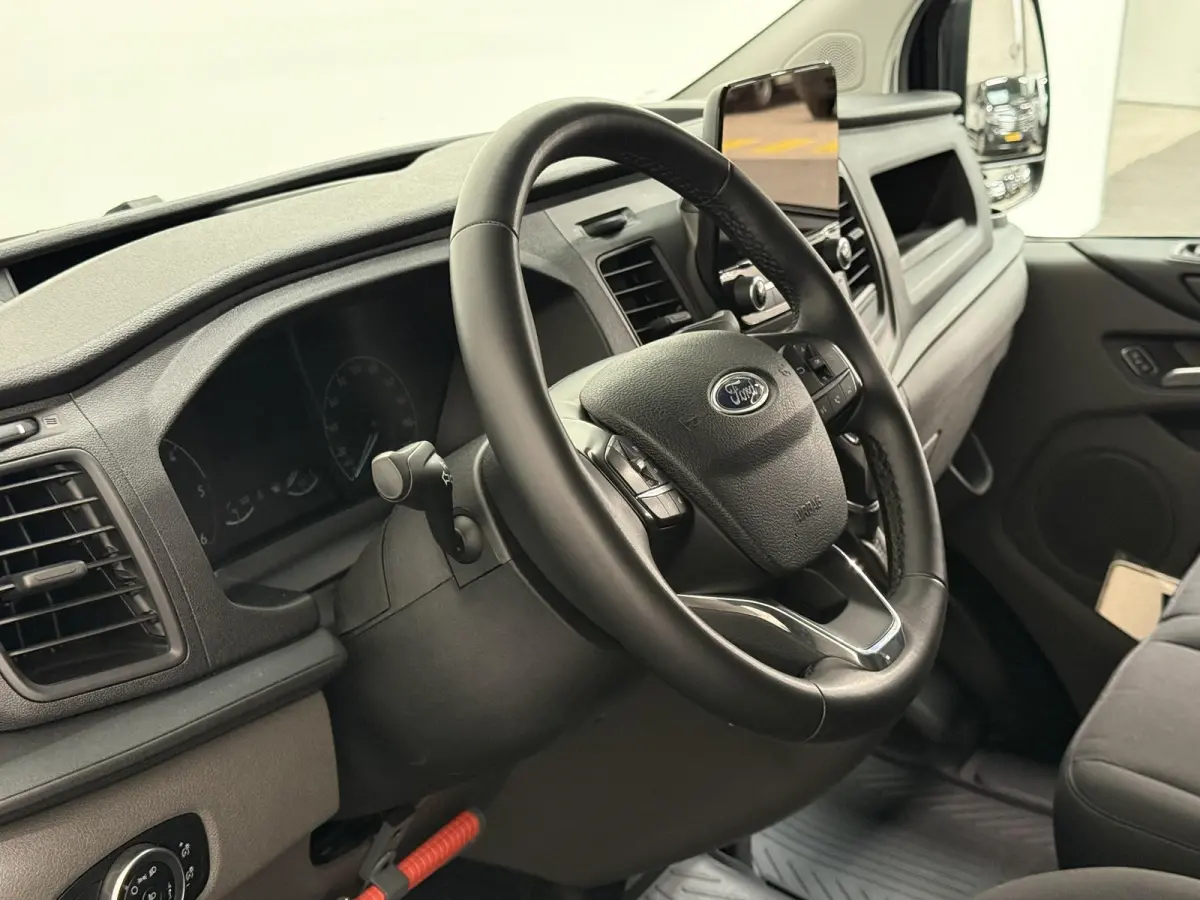 300 2.0 TDCI L2H1 Trend Automaat Airco Navigatie Cruise Control Camera Parkeersensoren