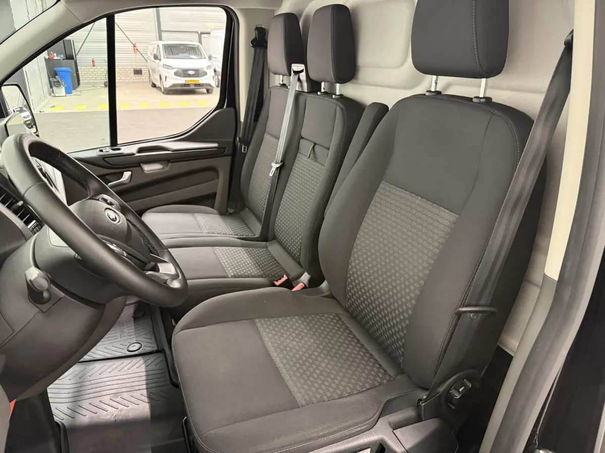 300 2.0 TDCI L2H1 Trend Automaat Airco Navigatie Cruise Control Camera Parkeersensoren