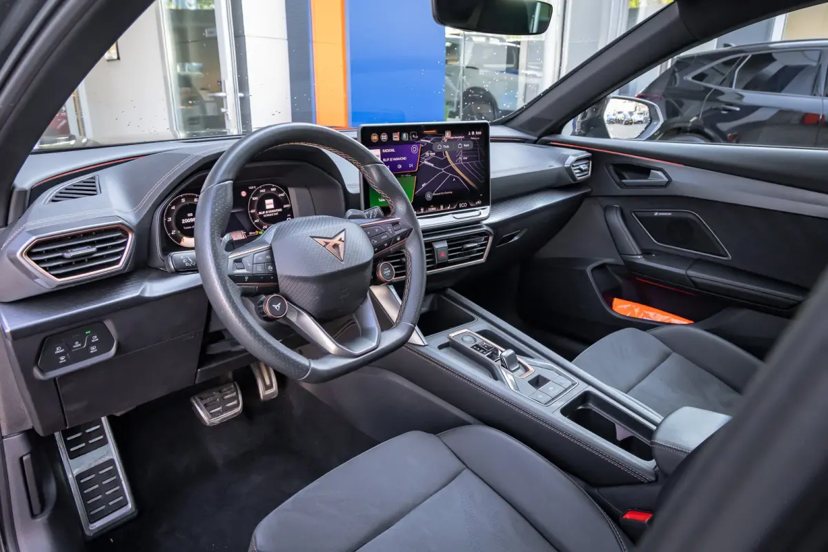 1.5 TSI PHEV e-Hybrid Business | 360 Camera | Sennheiser audio | Cruise adaptief | Stuur+stoel verwarming | Apple Carplay/Android Auto | Sfeerverlichting | Elektrisch verstelb. bestuurdersst