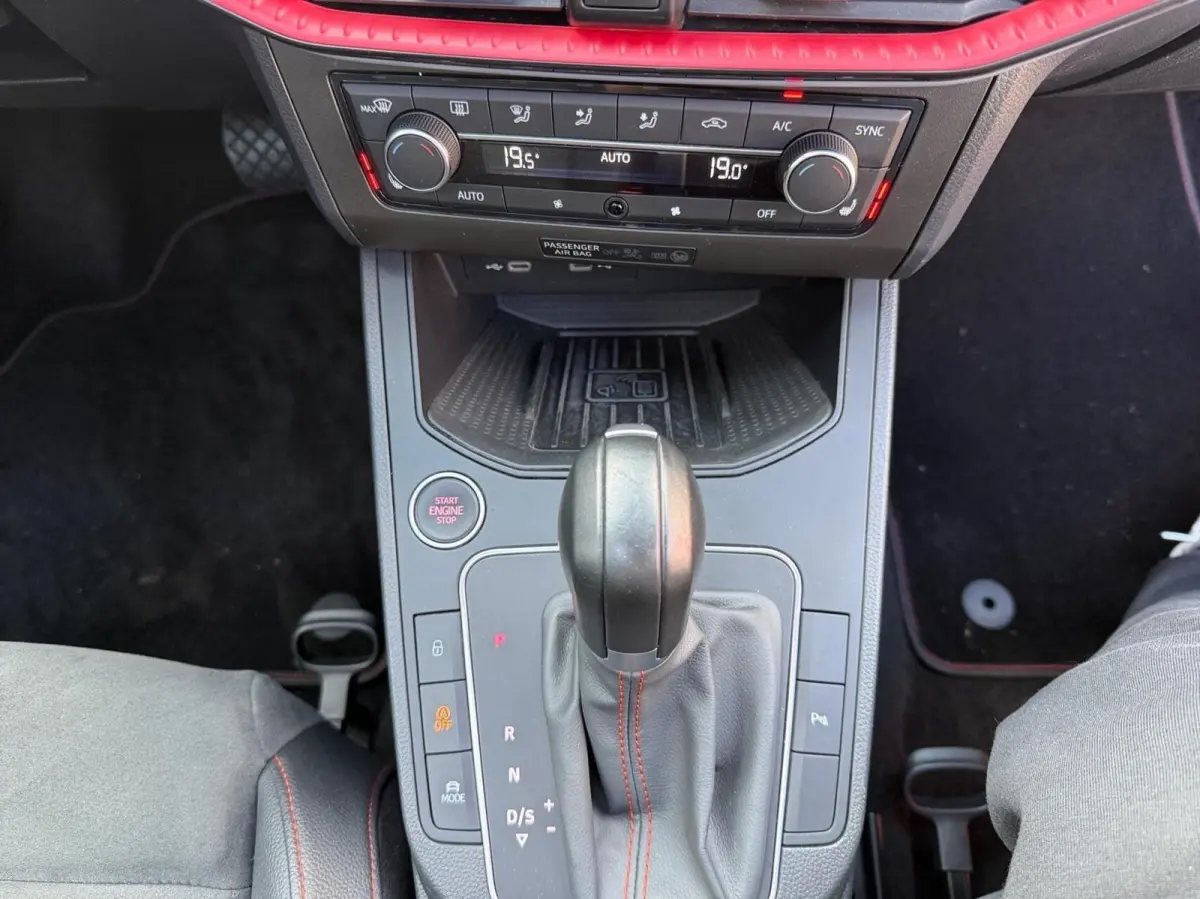 1.0 TSI FR Evo Plus*Pano*LED*Beats*Cam*Keyless*Carpaly*Alcantara*ACC*Lane