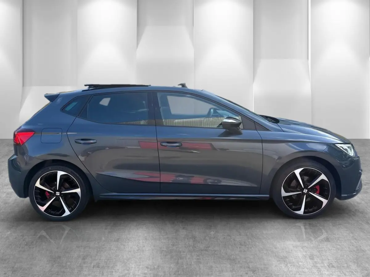 1.0 TSI FR Evo Plus*Pano*LED*Beats*Cam*Keyless*Carpaly*Alcantara*ACC*Lane