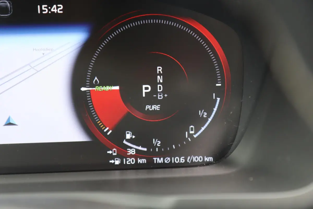 2.0 T8 Twin Engine 391 pk AWD R-Design Intro Edition 7 Persoons