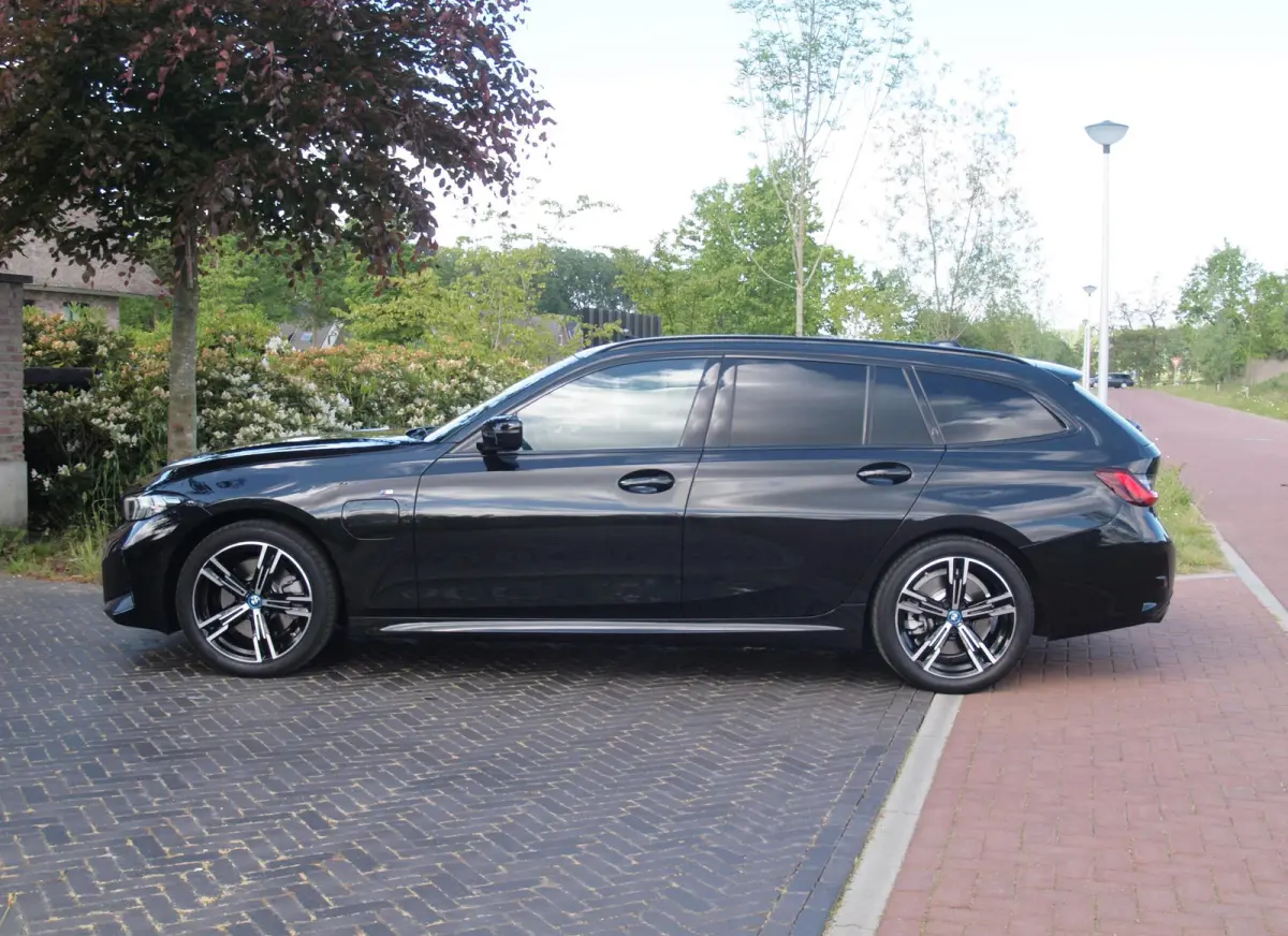 320e | LCI | M-Pakket | Panoramadak | Sfeerverlichting | Facelift |